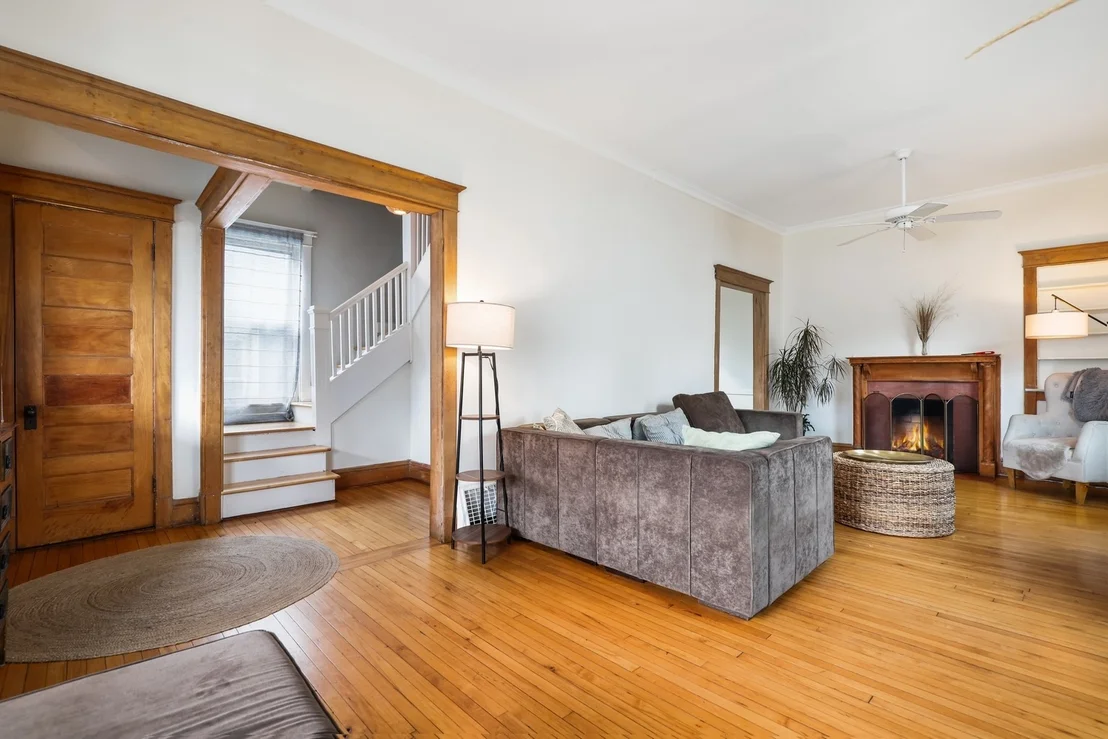 Photo of 1648 W 100th Street