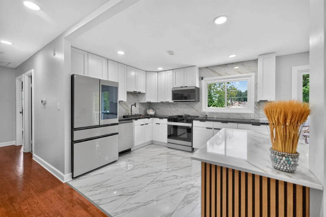 Photo of 535 Edgemont Lane