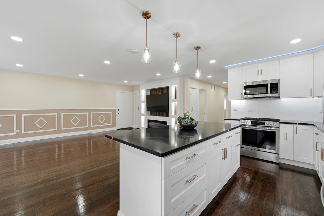 Photo of 1056 W 107th Place