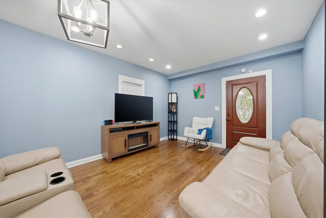 Photo of 1053 W 104th Place