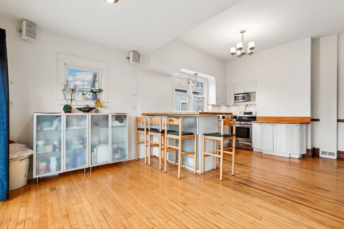 Photo of 1648 W 100th Street