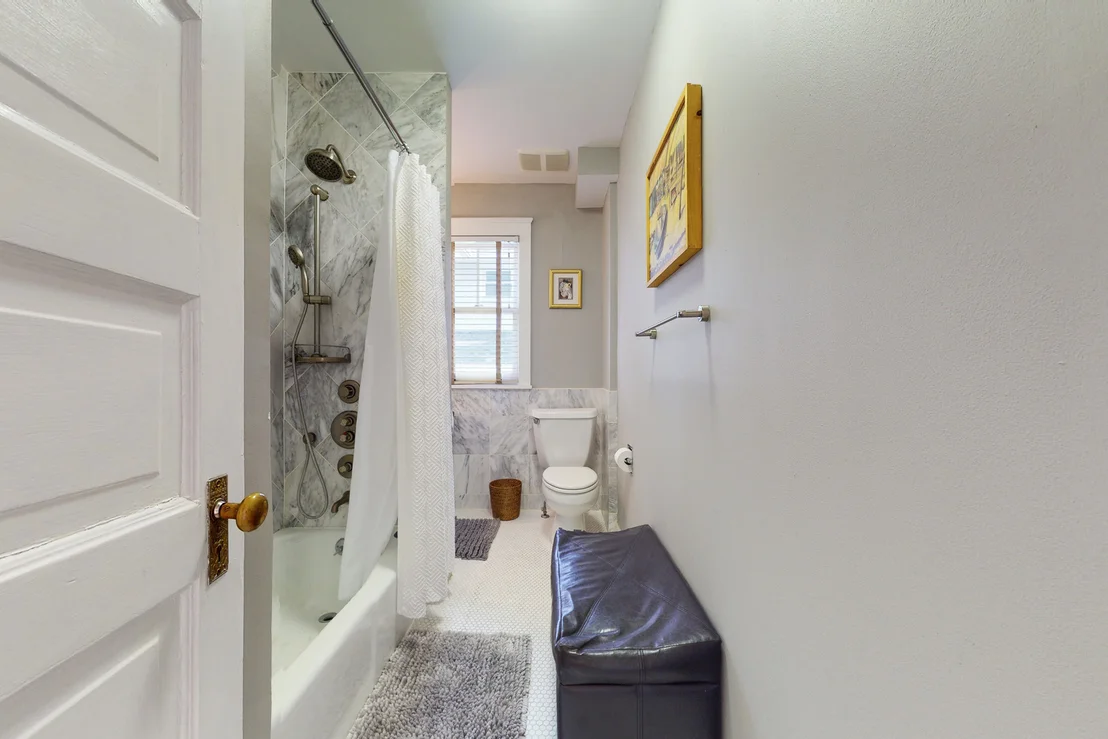 Photo of 1005 Greenleaf Avenue