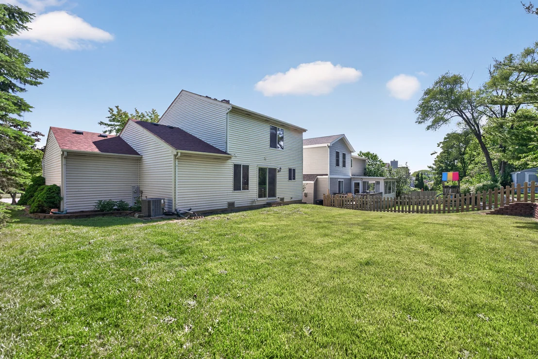 Photo of 722 Aspen Drive