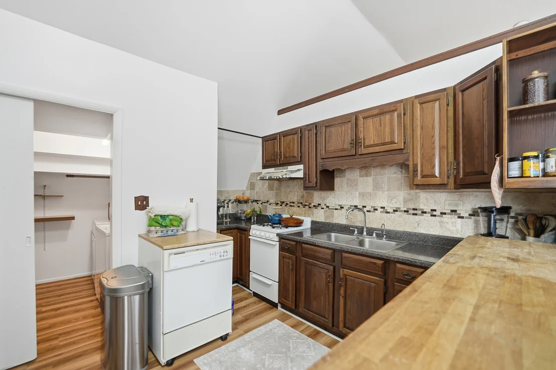Photo of 2401 Rohlwing Road