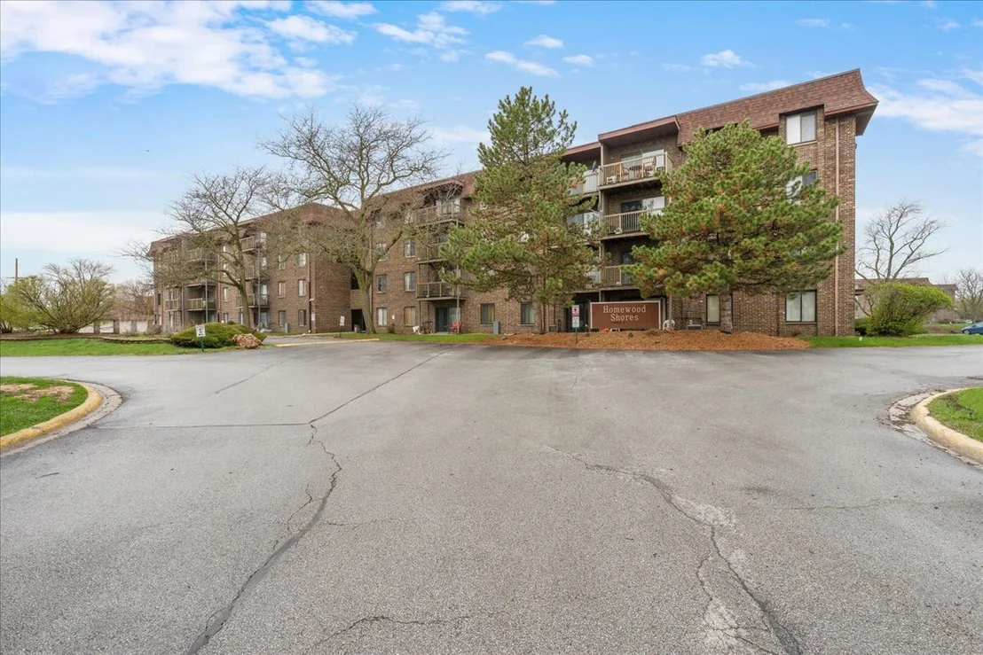 Photo of Unit C411 at 820 Elder Road