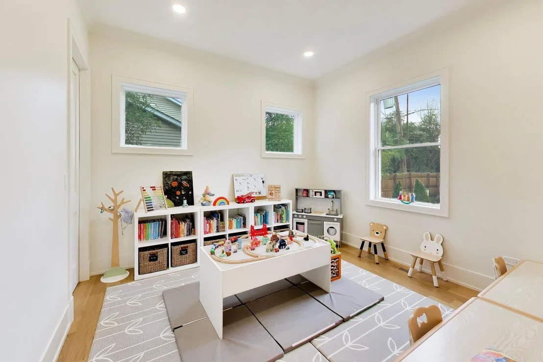 Photo of 1947 Summerton Place