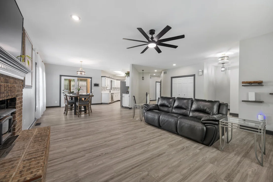 Photo of 660 Louise Drive