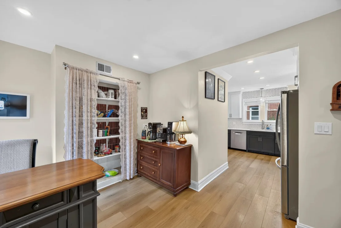 Photo of 1739 Cedar Road