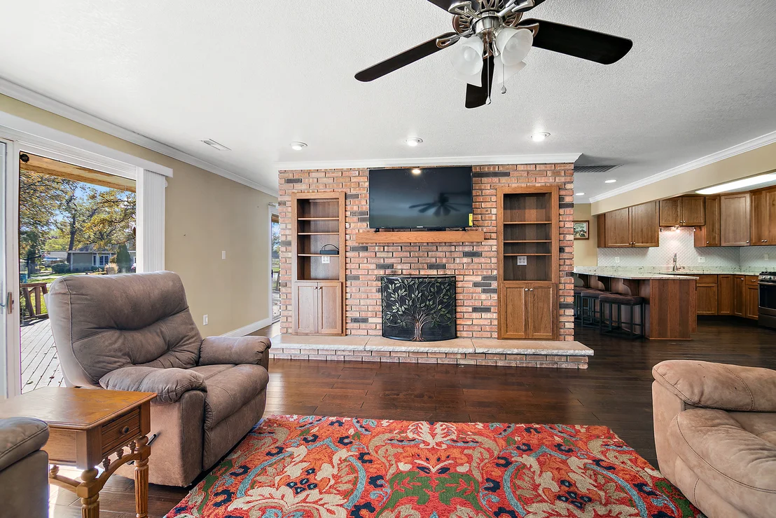 Photo of 1305 OAKTREE Lane