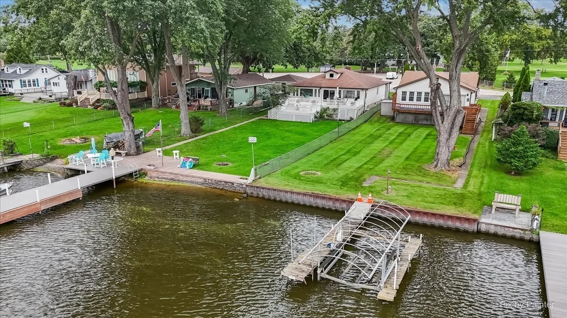 Photo of 2409 Grove Lane
