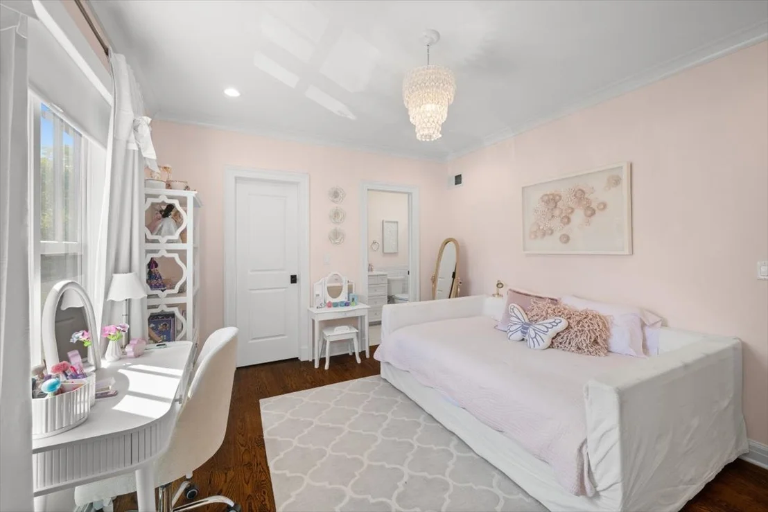 Photo of 1482 Edgewood Lane