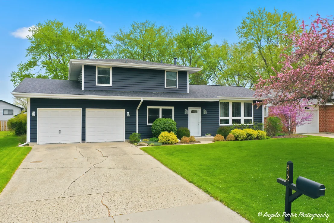 Photo of 412 Surrey Lane