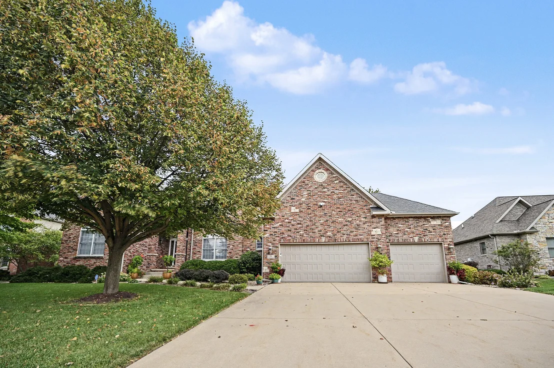 Photo of 18 Stonebrook Court