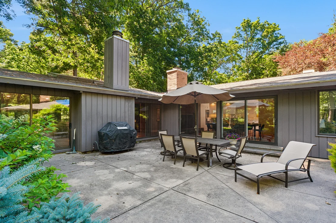 Photo of 3035 Blackthorn Road