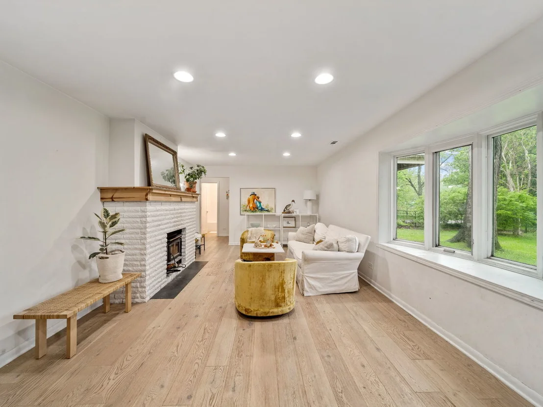Photo of 1S655 Taylor Road