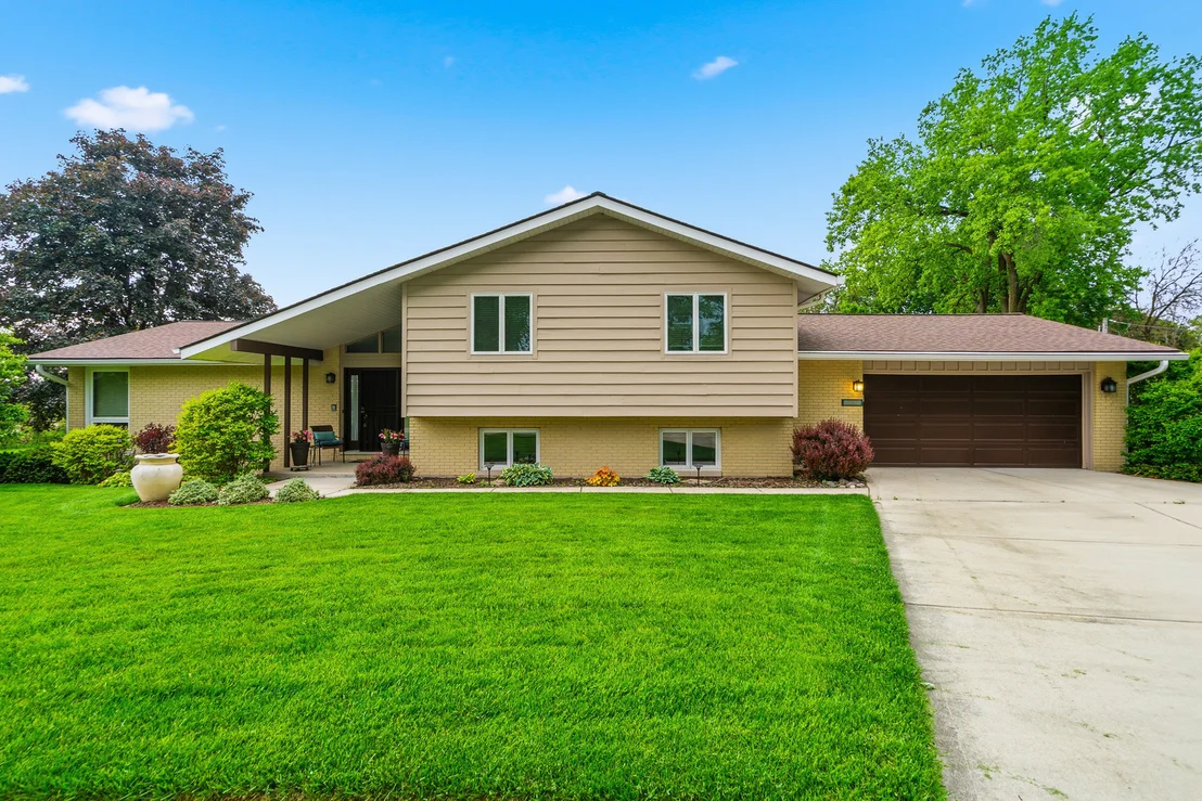 Photo of 1107 VALLEY Lane