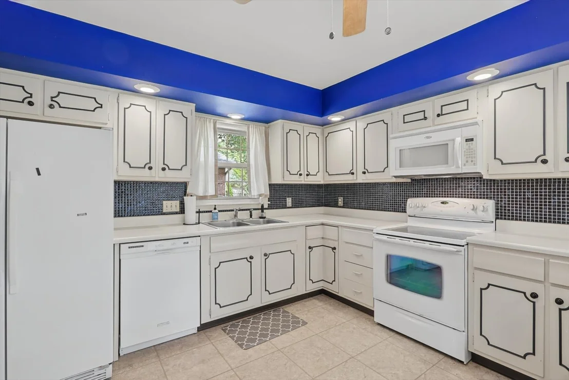 Photo of 2118 Bristol Road