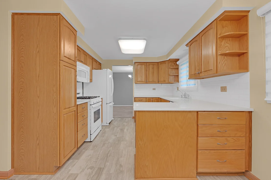 Photo of 864 PINEHURST Lane