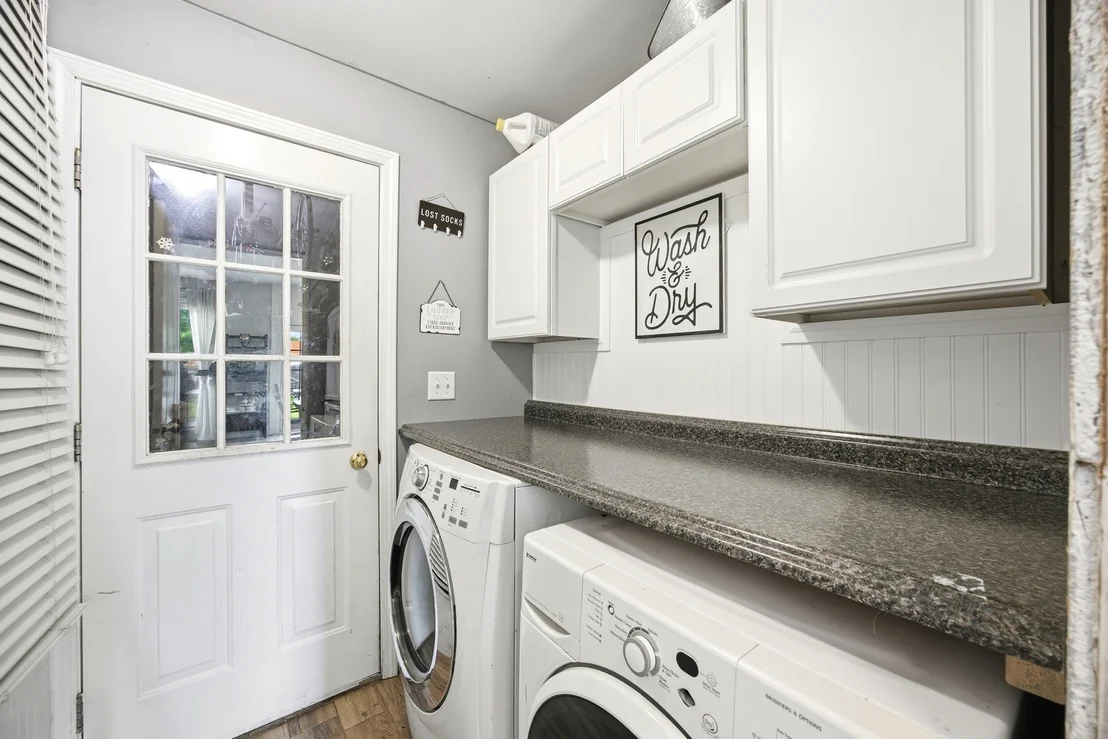 Photo of 2096 Edinburgh Lane