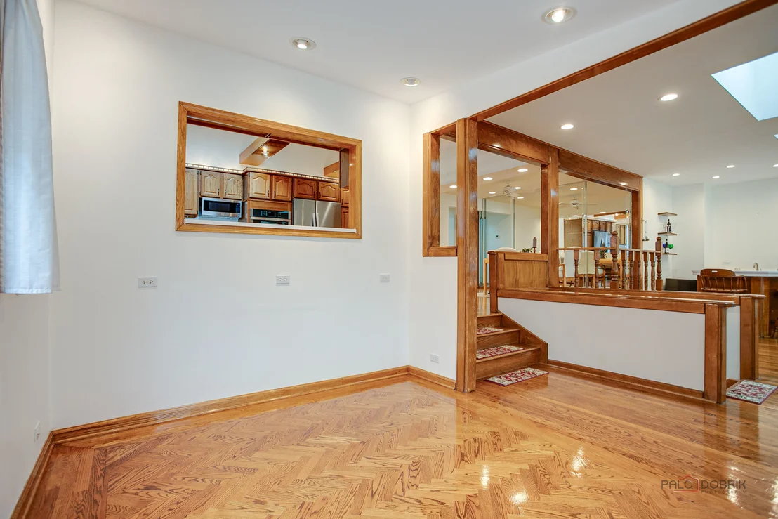 Photo of 605 N Windsor Drive