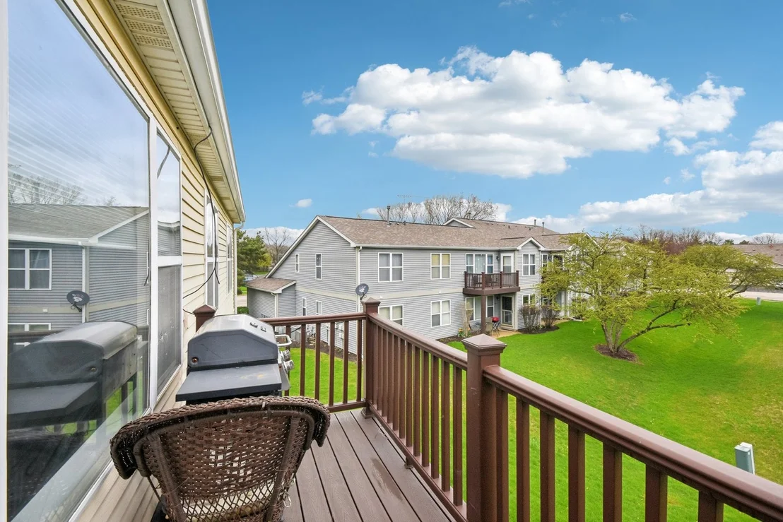 Photo of Unit D at 402 Woodview Circle
