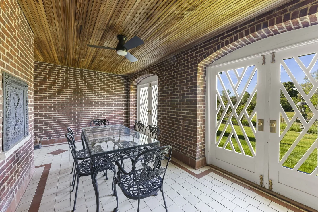 Photo of 1760 Shaffner Road