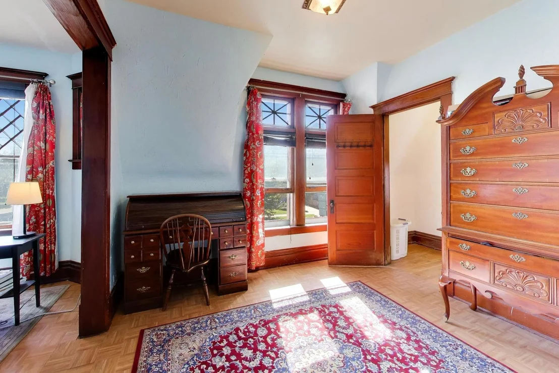 Photo of 582 PARK Street