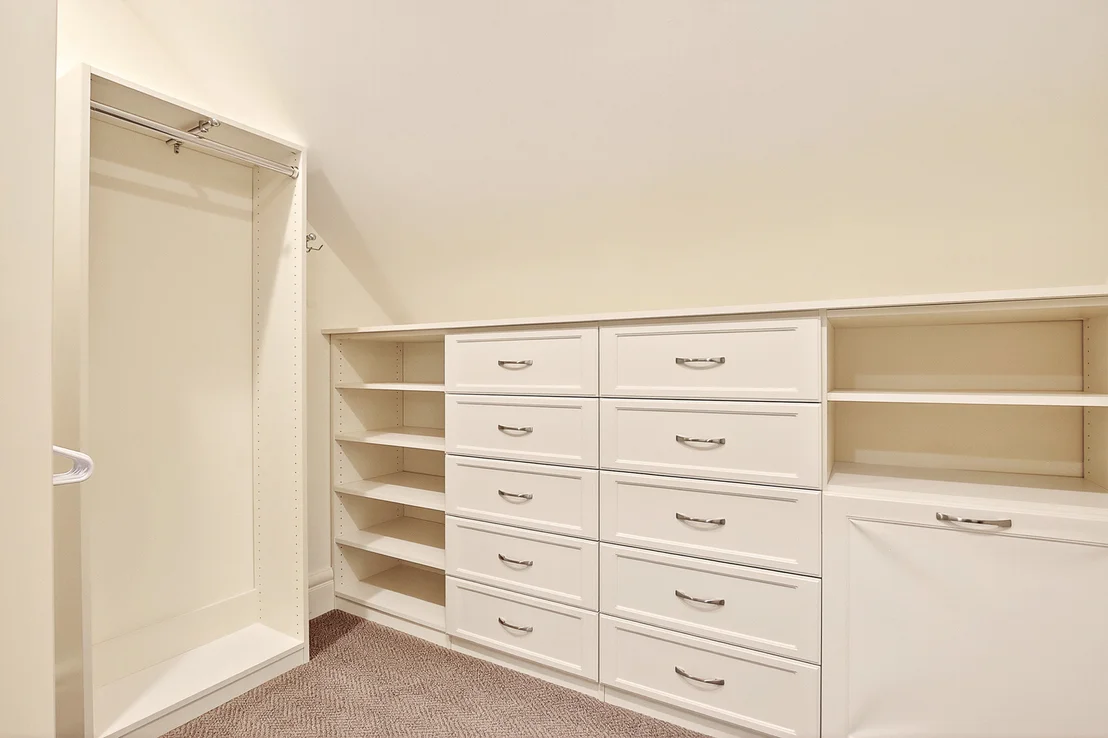 Photo of 827 Edgewater Parkway