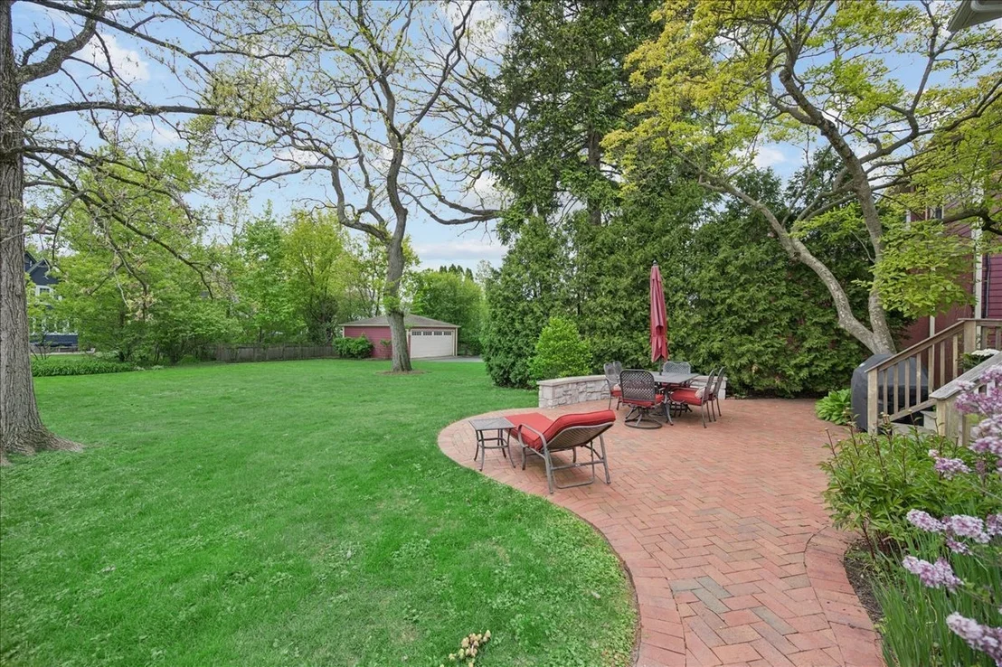 Photo of 972 Elm Street