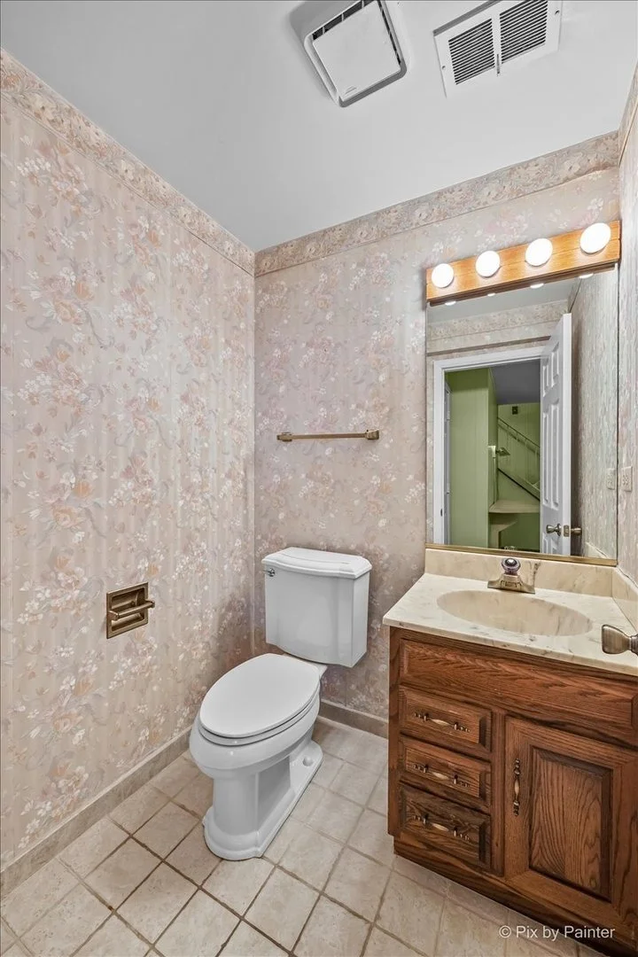 Photo of 602 E Hackberry Drive