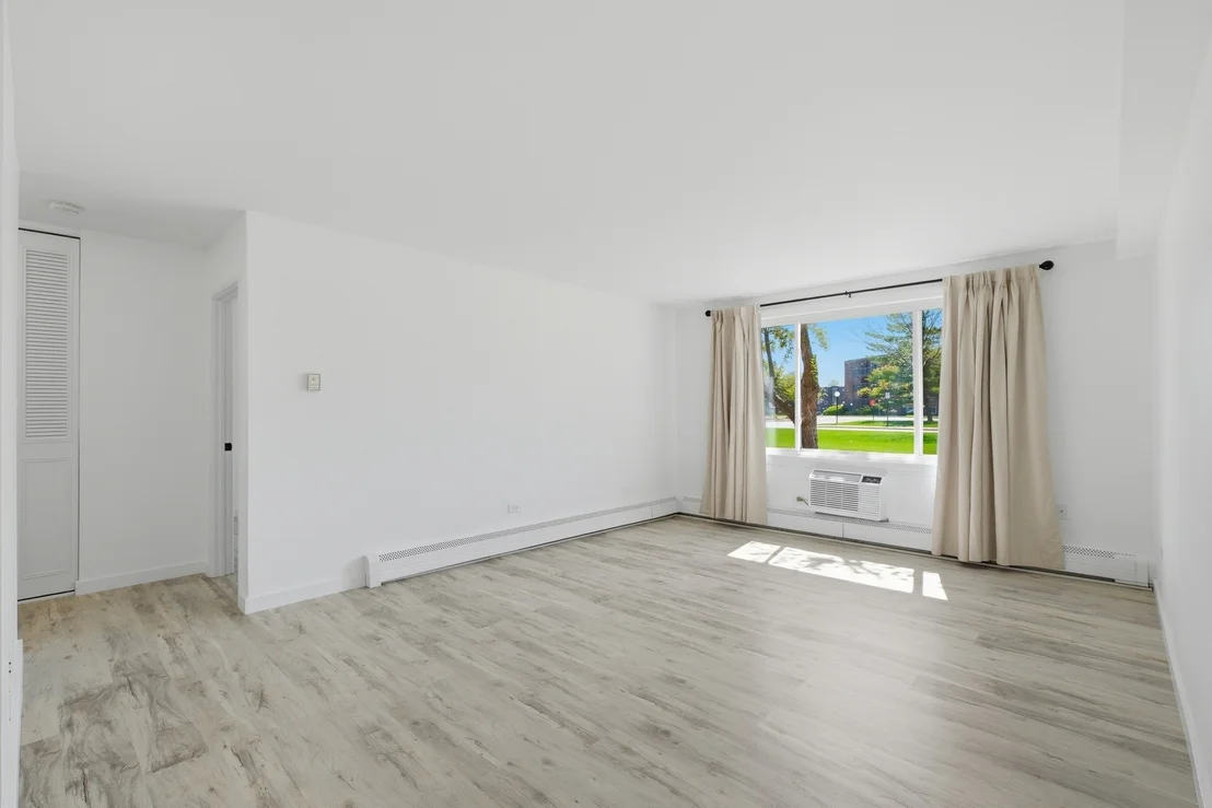 Photo of Unit 112 at 1500 Robin Circle