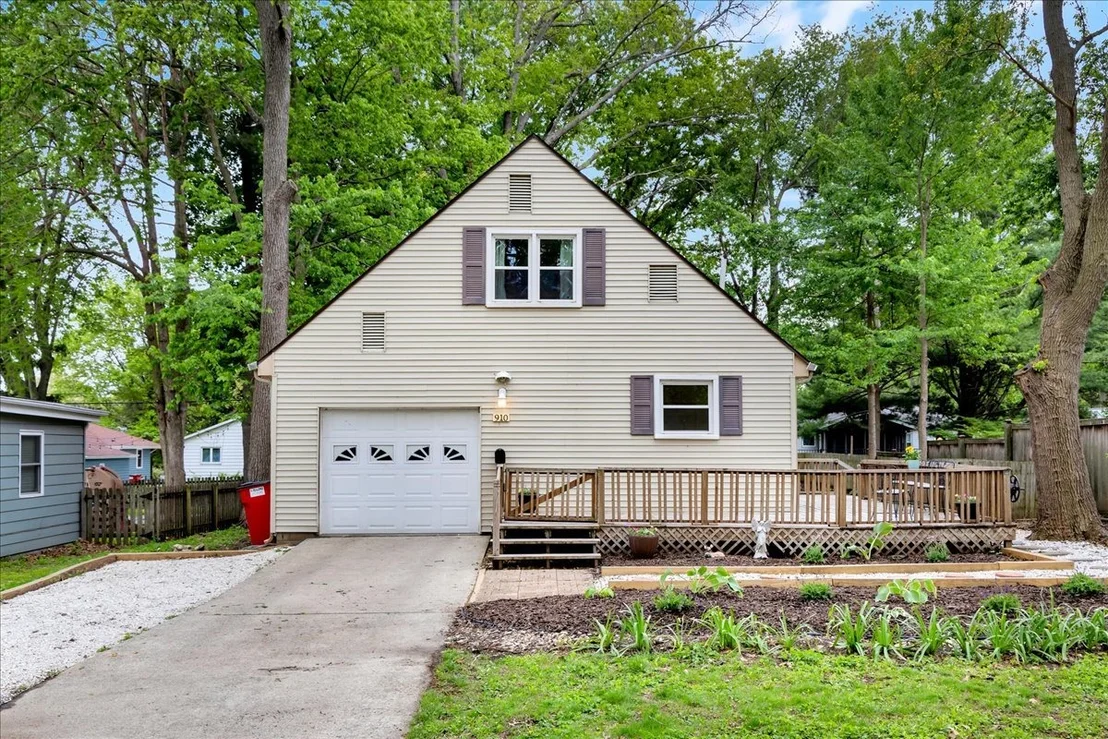 Photo of 910 Foley Avenue