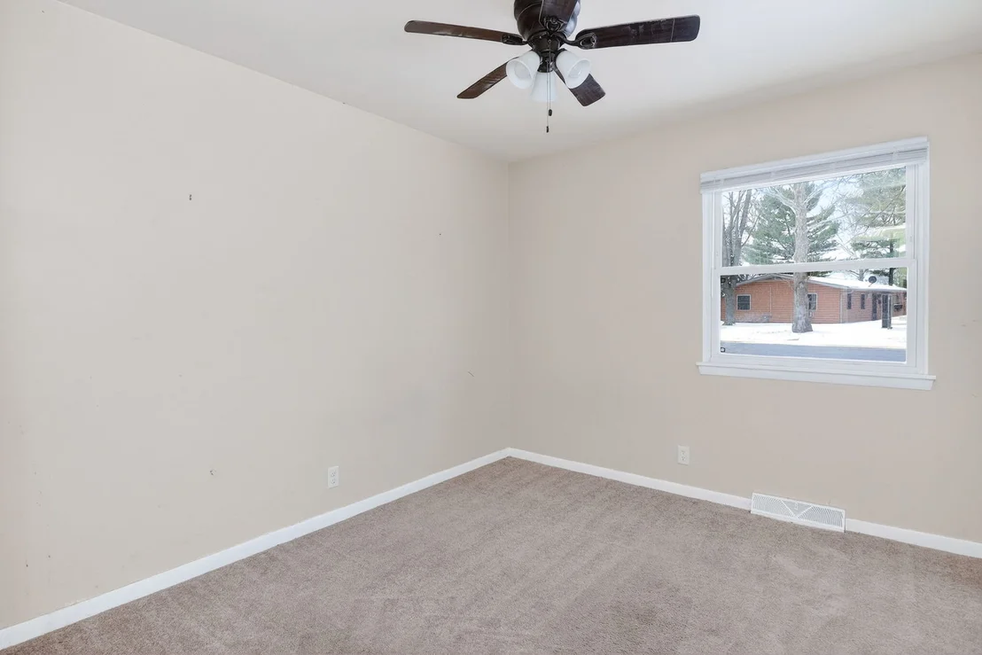Photo of 86 Circle Drive E