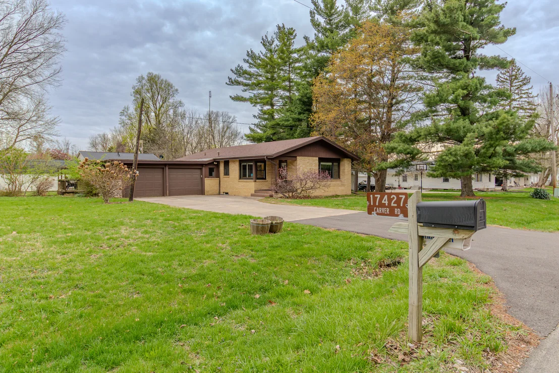 Photo of 17427 Carver Road
