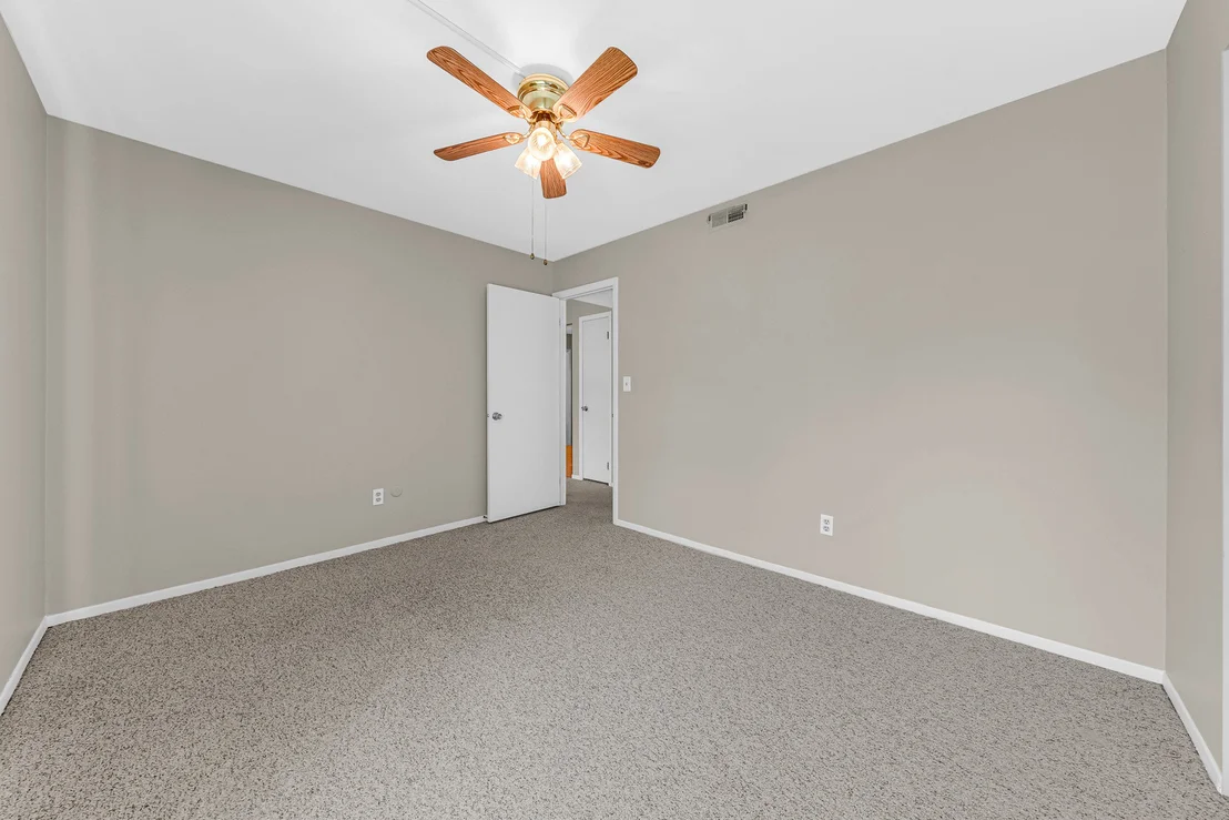 Photo of Unit D at 602 Devonshire Court
