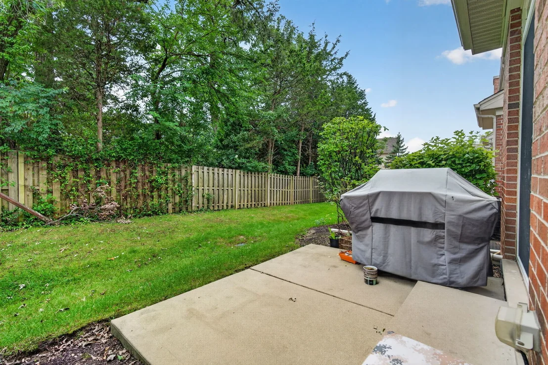Photo of 10S447 Carrington Circle