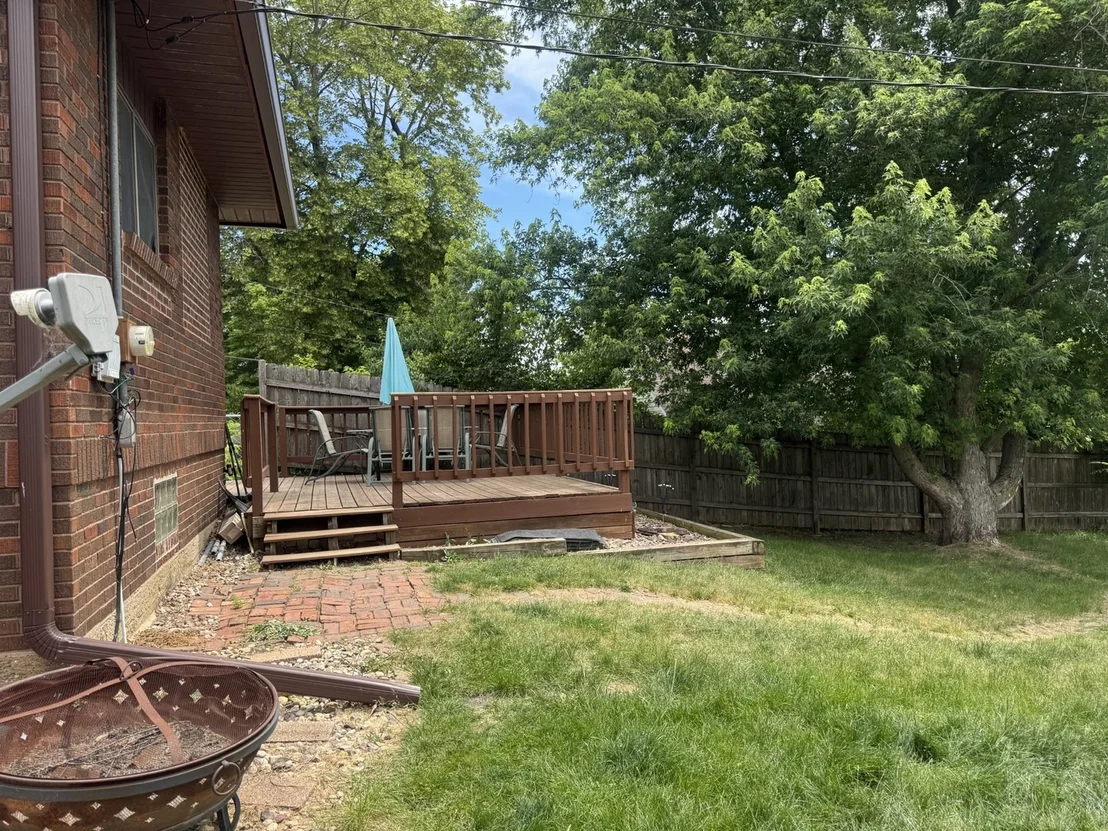 Photo of 105 W 4th Street