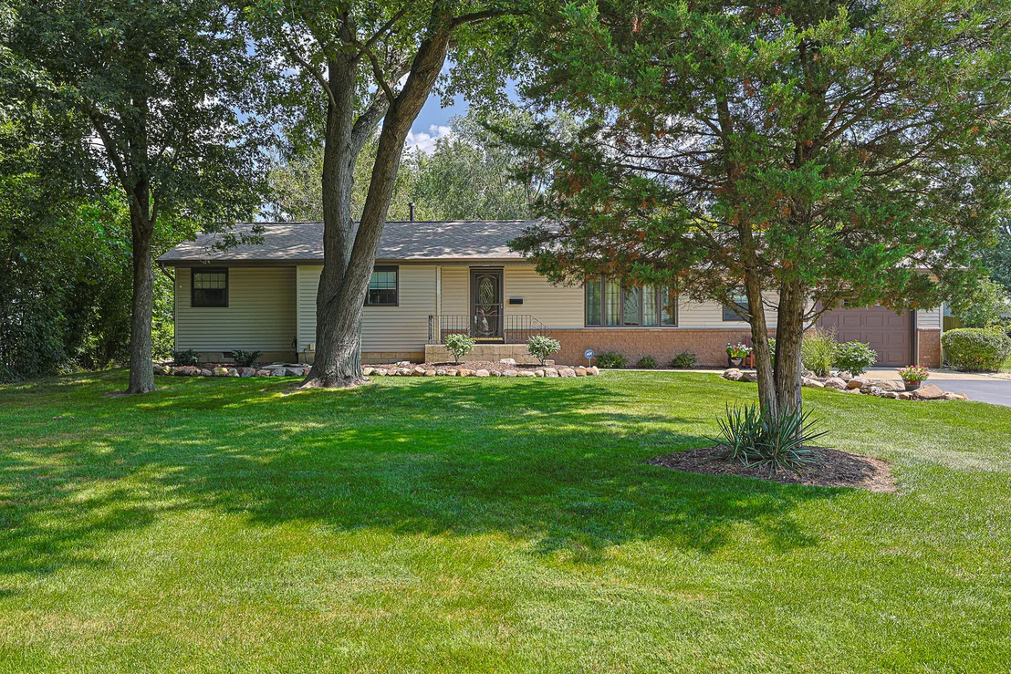 Photo of 824 Ogden Road