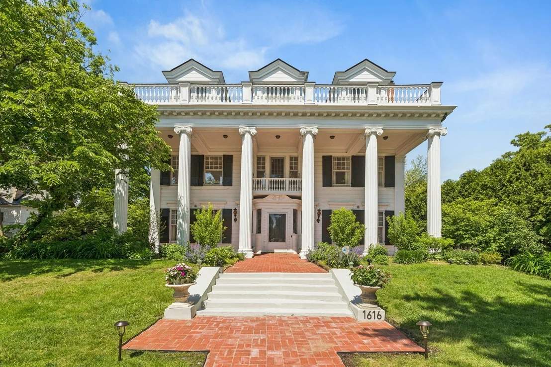 Photo of 1616 Forest Place