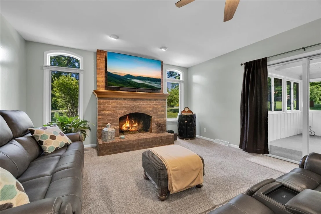 Photo of 41W210 Mare Lane