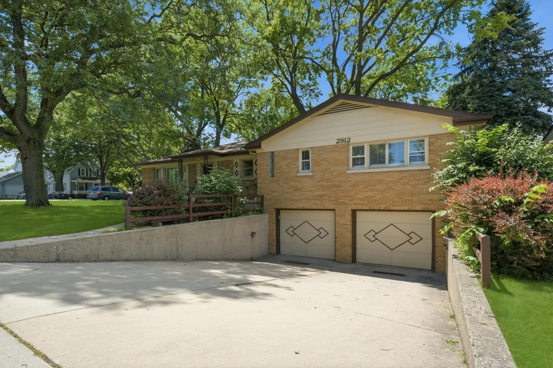 Photo of 2912 Old Glenview Road