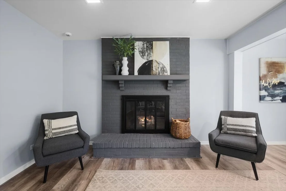 Photo of 410 Thompson Boulevard