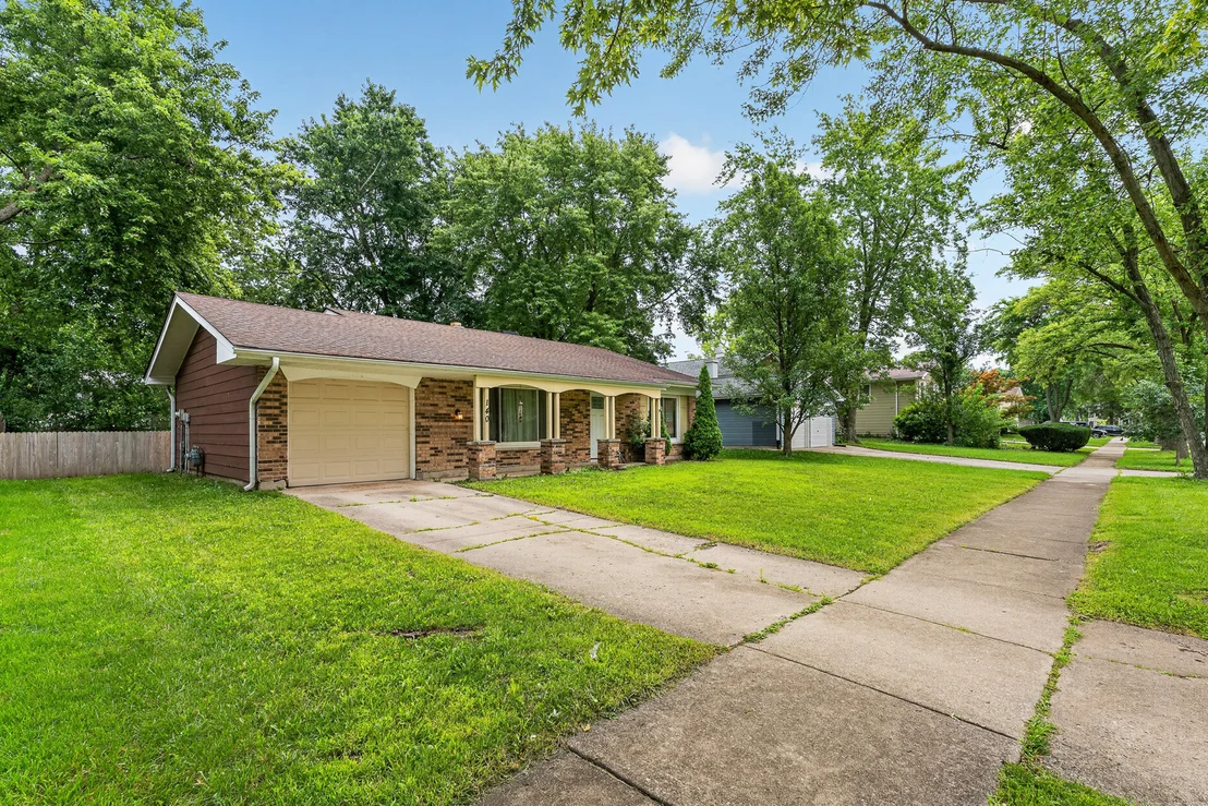 Photo of 140 Tamarack Drive