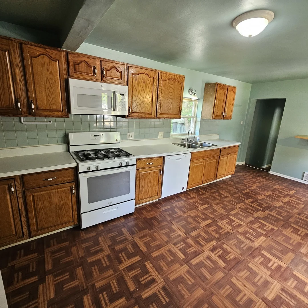 Photo of 611 Golfview Drive