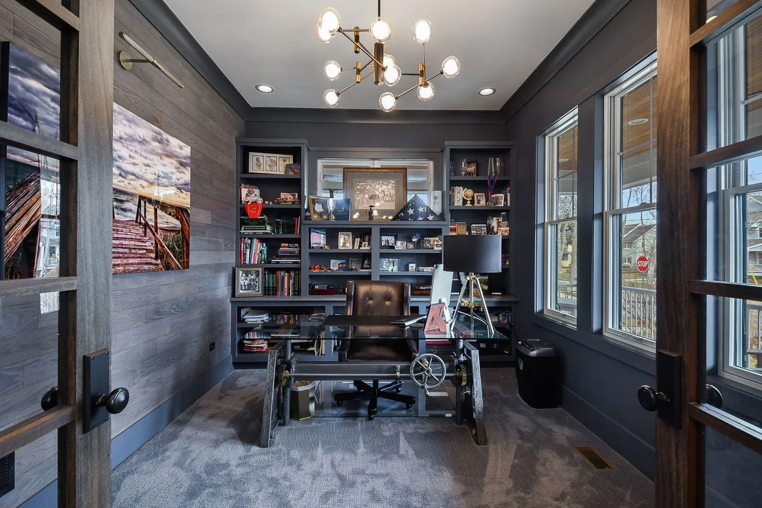 Photo of 618 N Wheaton Avenue