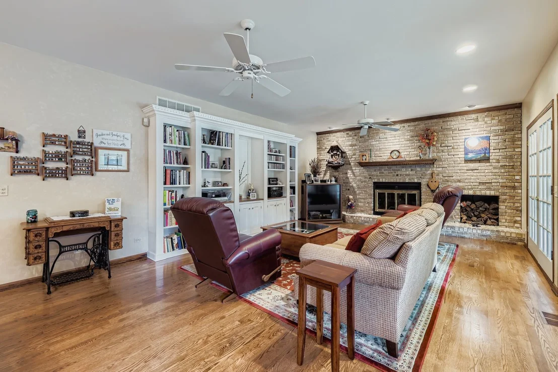 Photo of 13N441 Coombs Road