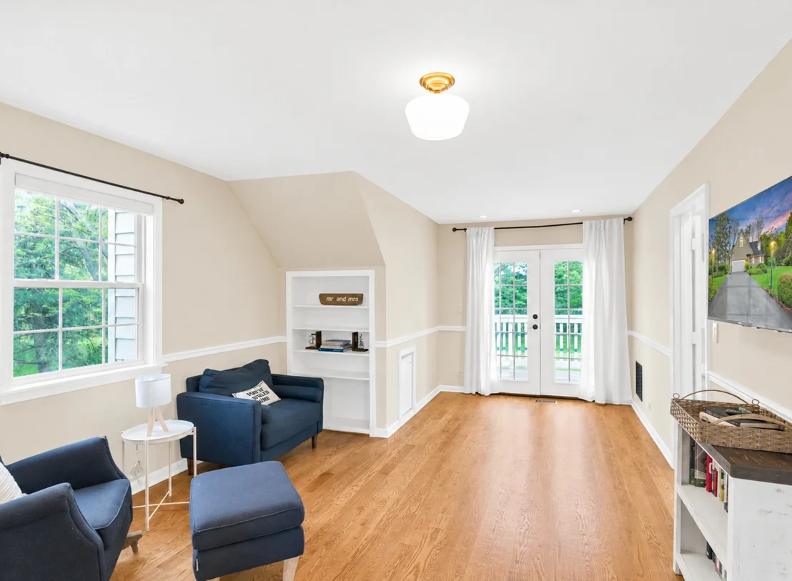 Photo of 38W643 Bittersweet Lane