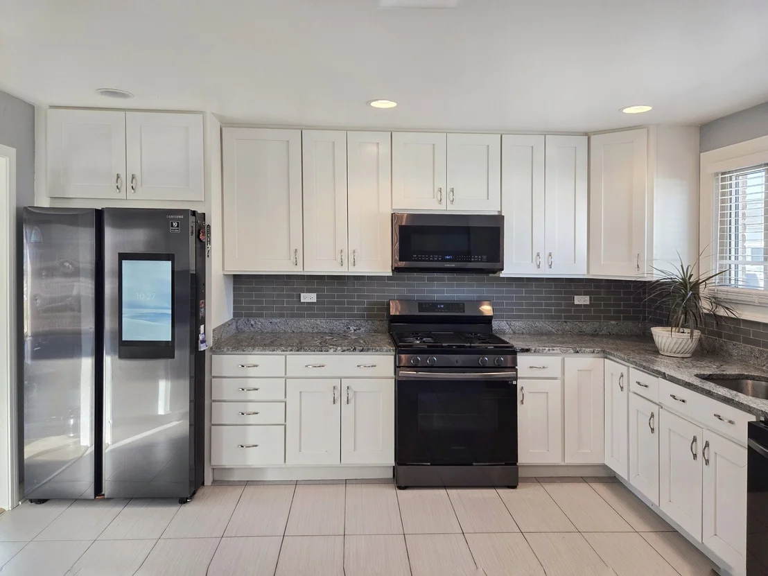 Photo of 980 W Grant Drive