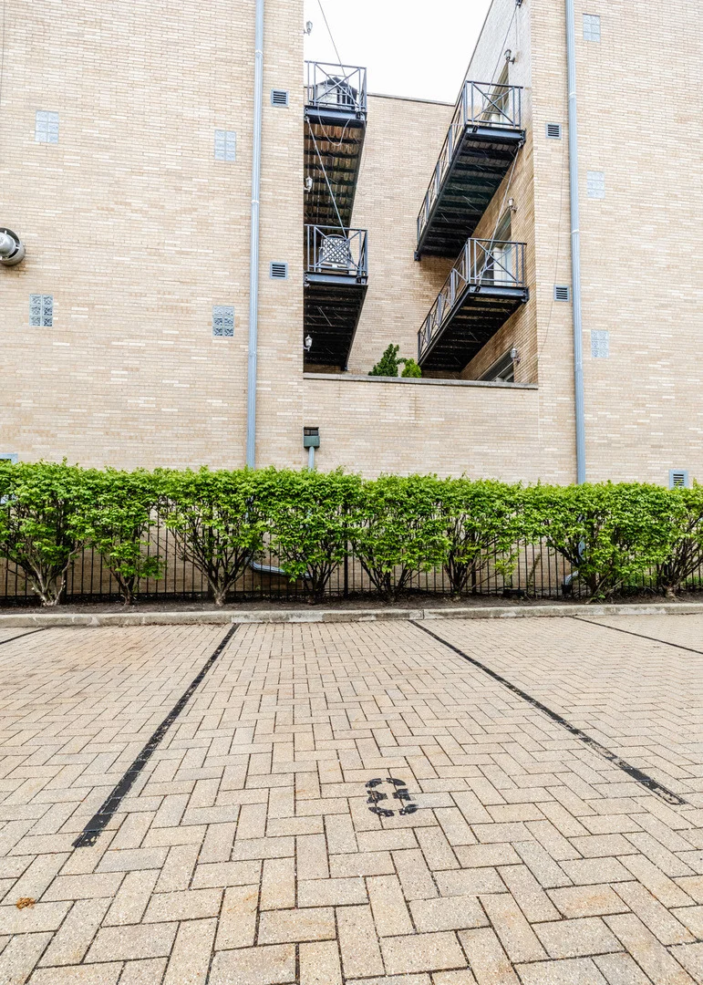 Photo of Unit 2G at 1327 W Washington Boulevard