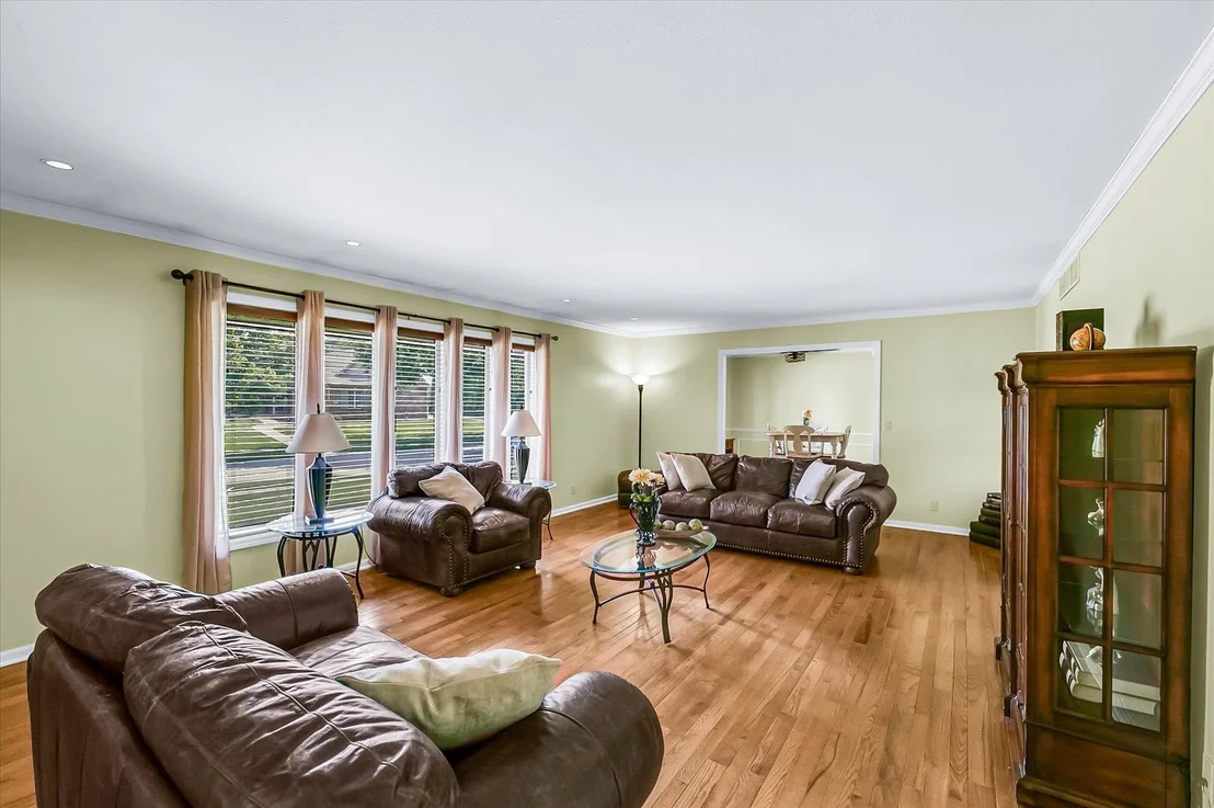 Photo of 4111 Farhills Drive